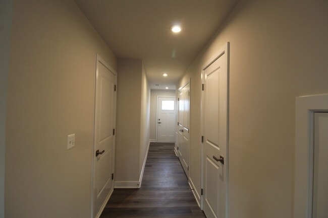 Photo - 3 Bedroom 2.5 Townhome Available Now!