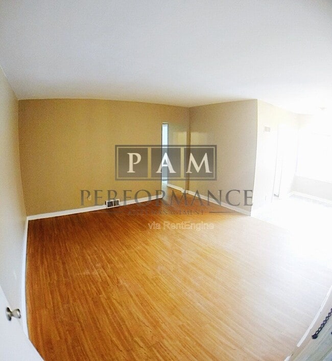 Photo - W164N9110 Water St Unidad 4