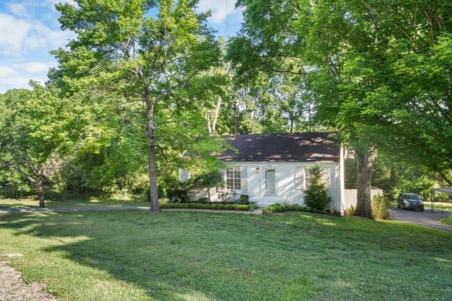 Photo - 702 Canebrake Dr