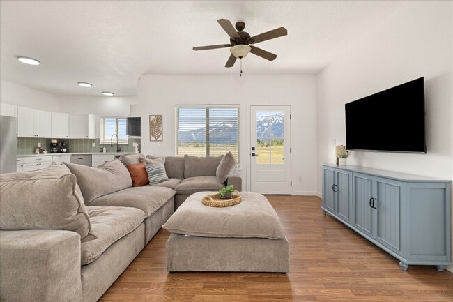 Building Photo - 30 Charters Cir Unit SI ID1523578P