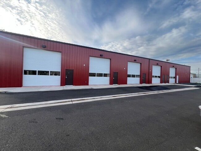 Building Photo - 967 Lawnsdale Rd Unit 3