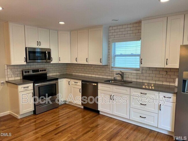 Photo - 2357 Huron St
