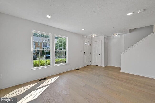 Photo - 7836 Foxfarm Ln