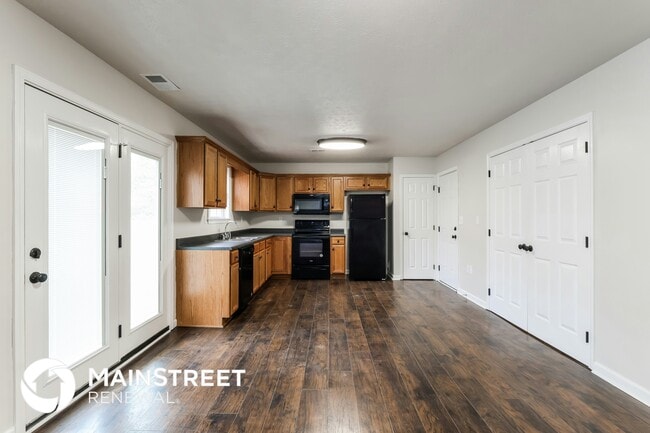 Photo - 459 Shady Glen Cir