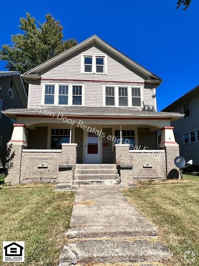 Building Photo - Now available 3 bedroom home