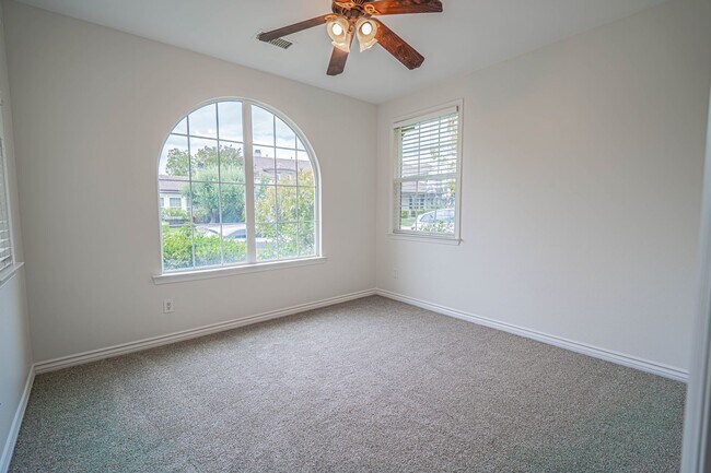 26149 Shadow Rock Ln