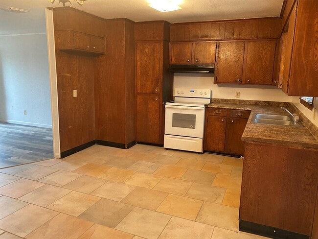 Photo - 1706 Peach St