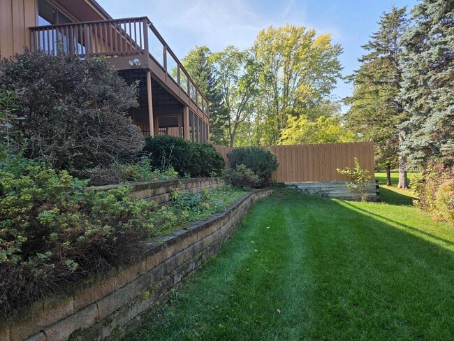Photo - 2250 Greenview Dr