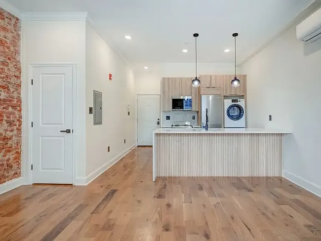 Photo - 2841 W Diamond St Unit 10