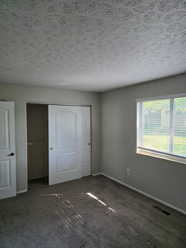 Photo - 522-524 Holderman Pl.
