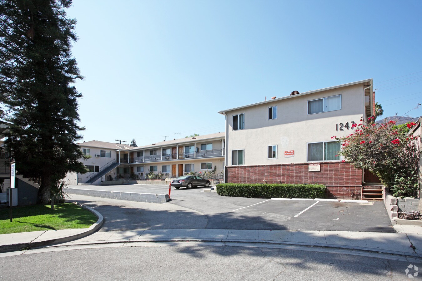 Photo - 1247 Viola Ave