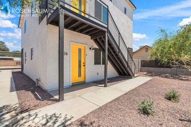 Building Photo - 1106 E Papago St