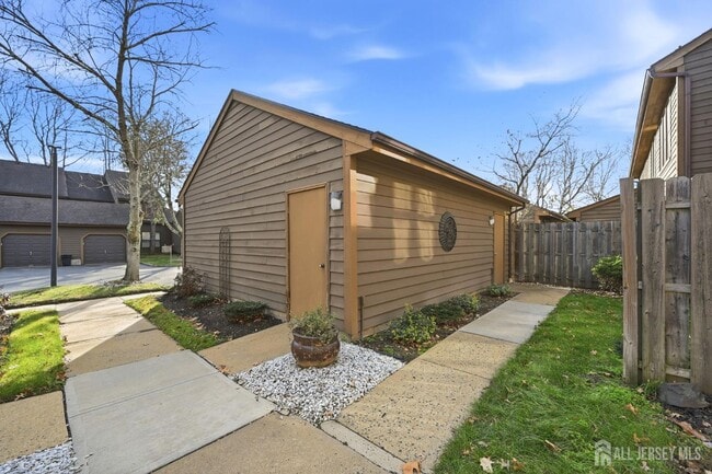 Photo - 85 Laurel Hollow Ct