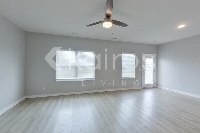 Photo - 6405 Upchurch Dr