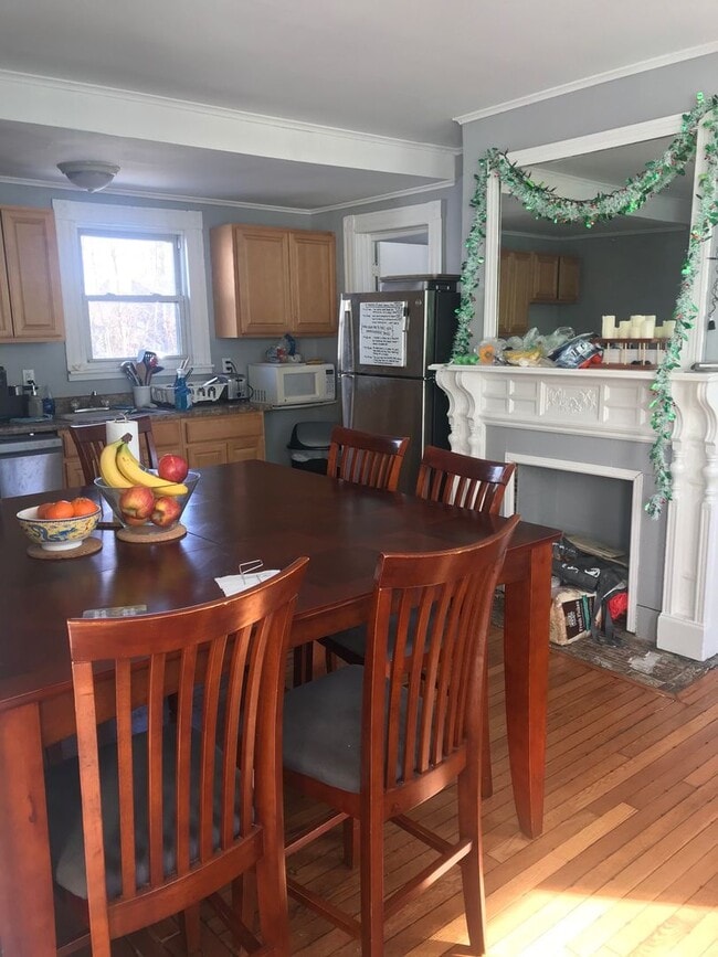 Building Photo - 229 Dwight St Unit 1