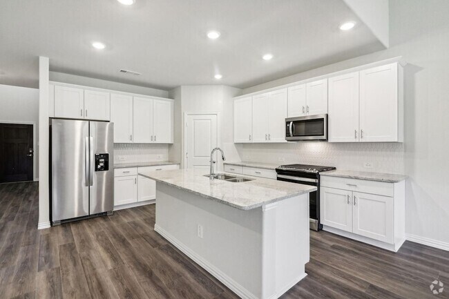 Building Photo - 701 Easthill Dr Rental