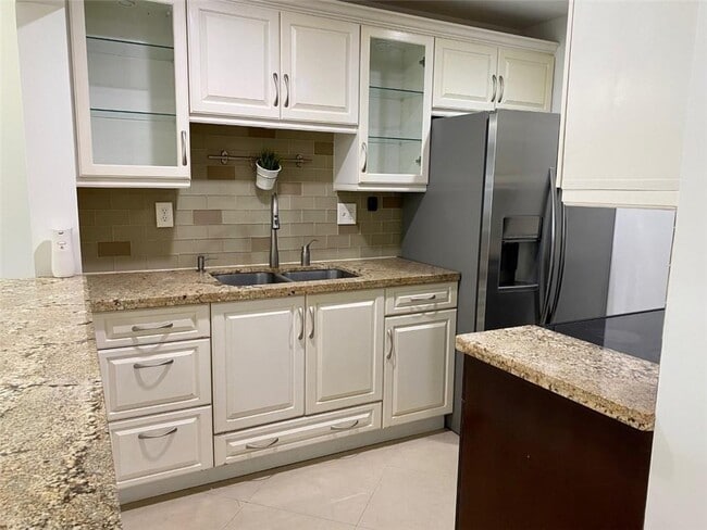 Building Photo - 3216 Coral Ridge Dr Unit 3216