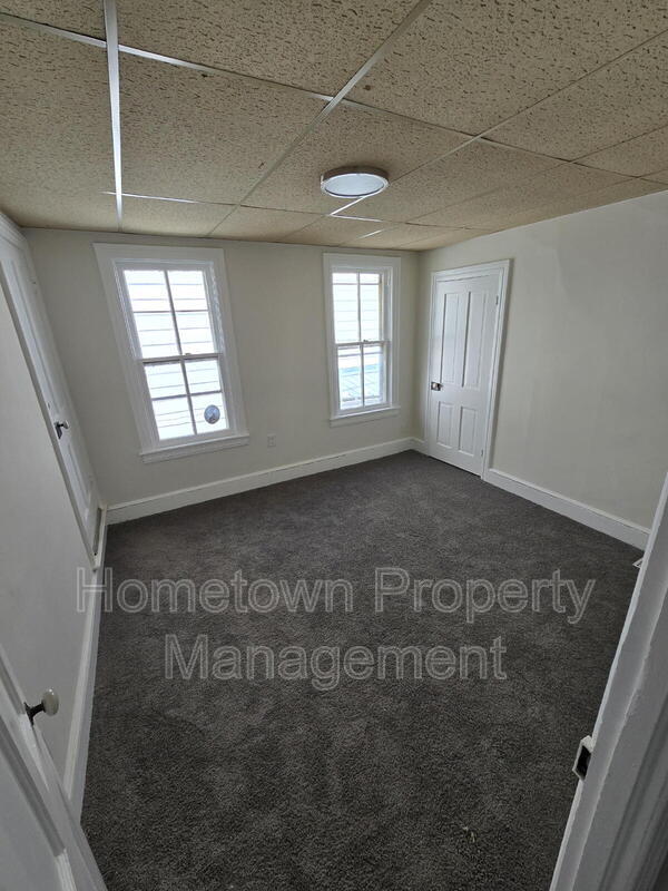 Photo - 548 Nelson St