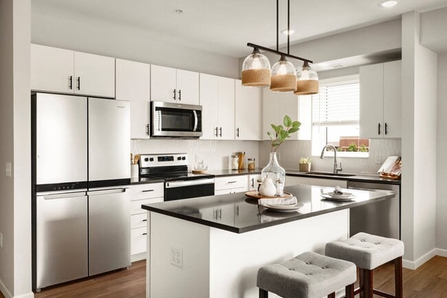 Tencel - 2 Bed / 2 Bath - 1,053 Sq.Ft.
