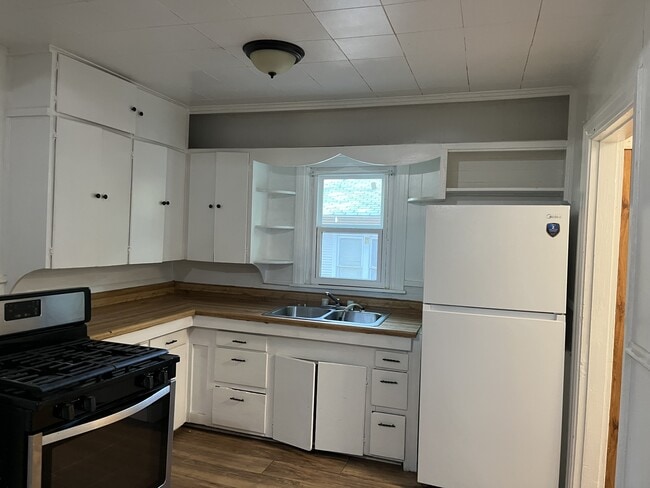 Photo - 1504 Earl St