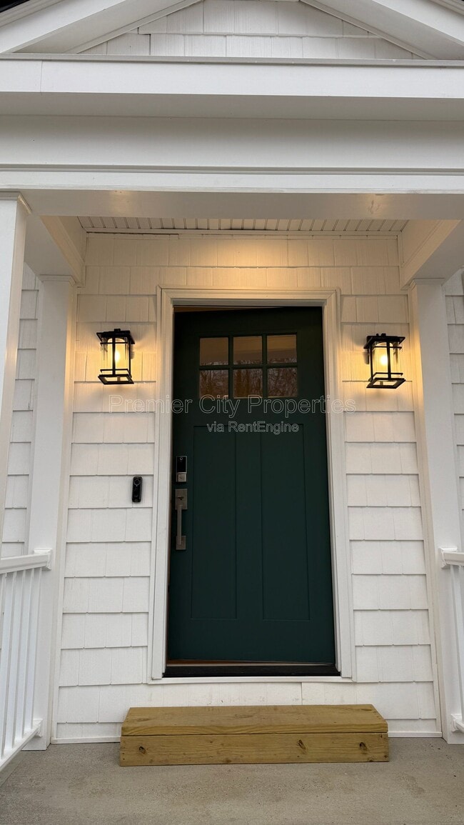 Photo - 240 Mcgregor Ave Unit 2