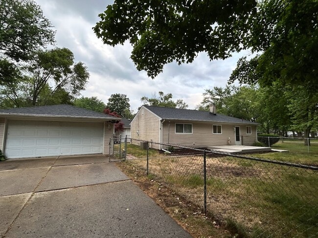 Photo - 28050 Curtis Rd