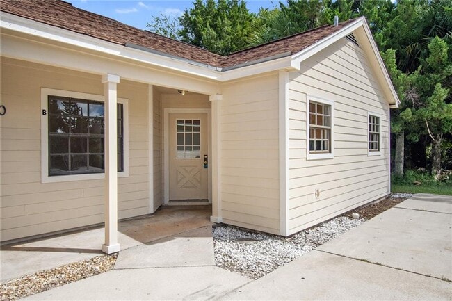 Photo - 100 Coral Reef Ct N