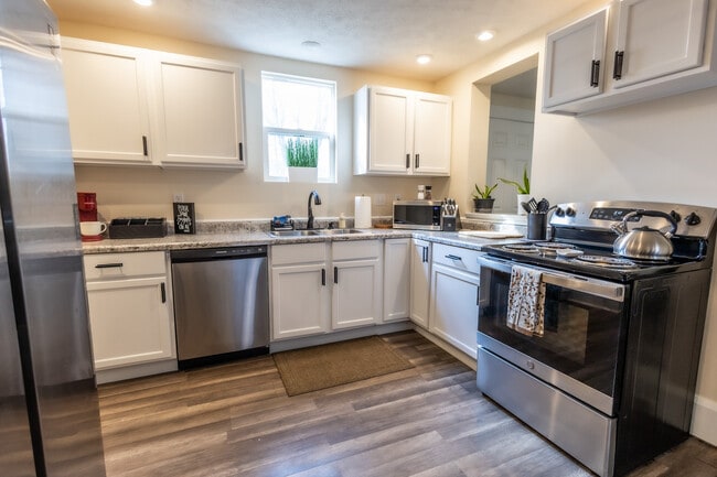 Photo - 787 S 22nd St