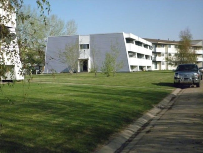 Building Photo - Squires Court