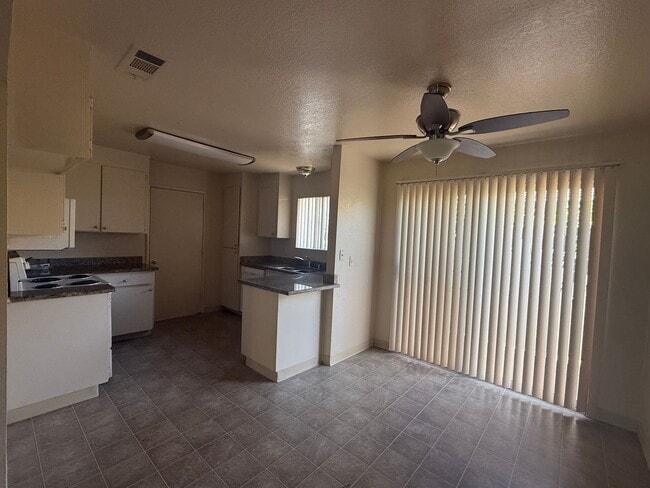 Photo - 3 Bed, 2 Bath Home with 2-Car Garage in Quail Lake Area