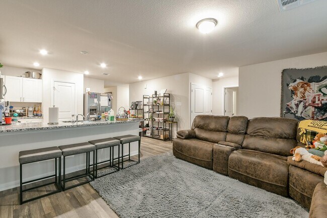 Photo - 10131 Cerritos dr