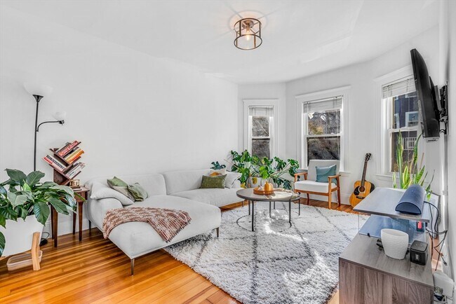Building Photo - 26 Peverell St Unit 2 Rental