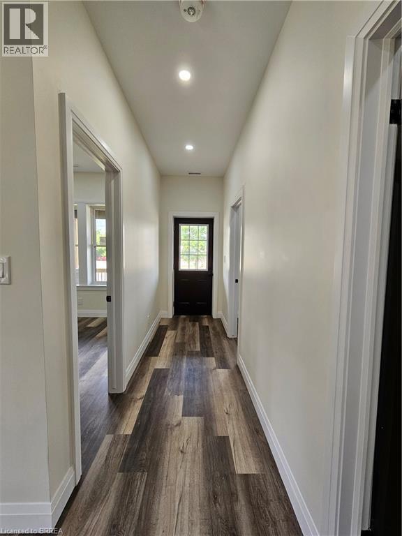 Photo - 753 Colborne St E