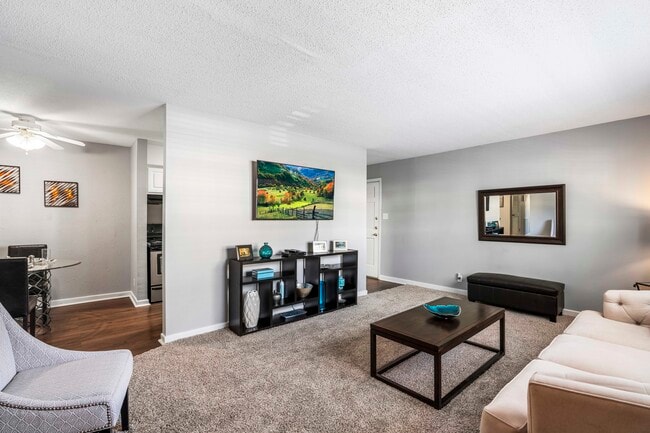 Living room - Chapel Tower - Students save up to 10%! Apartments