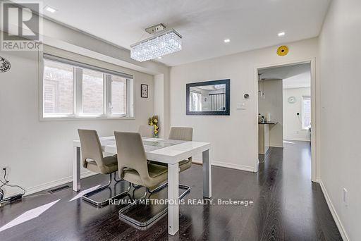 Photo - 55 Formosa Ave