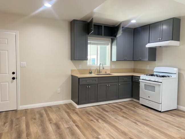 Photo - 3934 2nd Ave Unit 3934 1.5