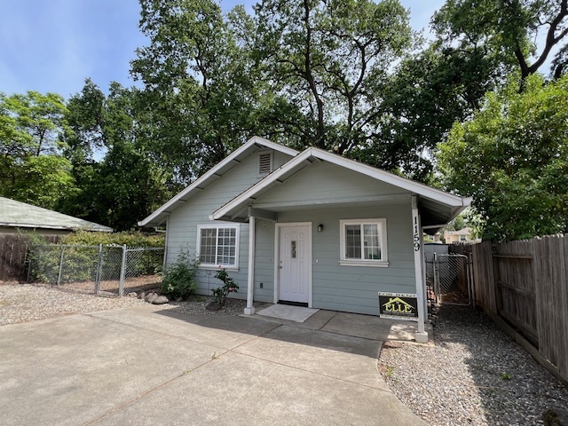 Photo - 1159 E 8th St Casa