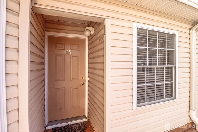 Photo - 105 Adamecs Way