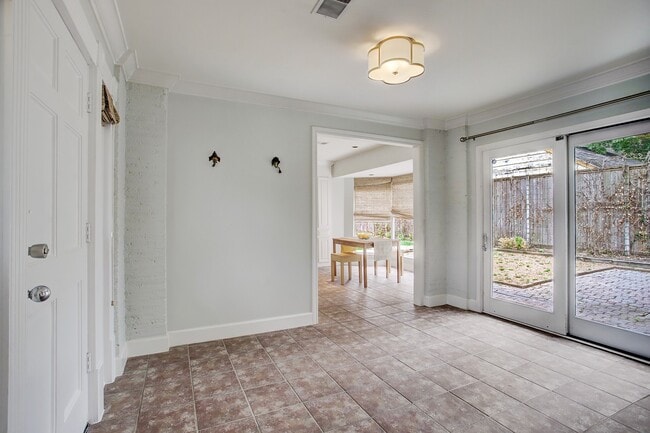 Photo - 2228 Addison Rd