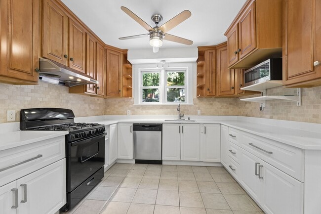 Photo - 48 Stelfox St
