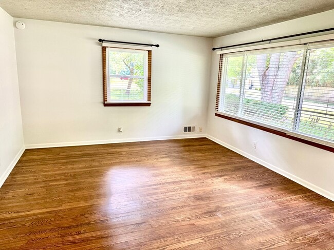 Photo - 910 Gilbert Ave