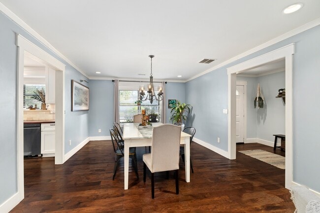 Photo - 2710 Colonial Dr