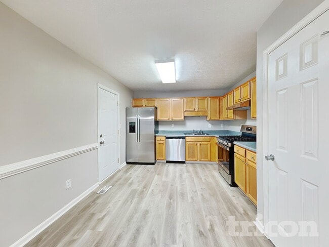 Photo - 200 River Walk