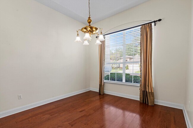 Photo - 293 Edge of Woods Rd