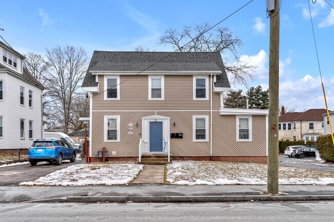 Building Photo - 11 Brett St Unit 2