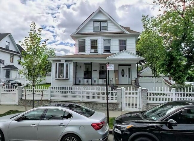 Building Photo - 119-10 Farmers Blvd