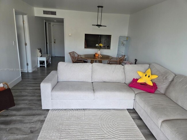 Photo - 9320 Fontainebleau Blvd Unidad 513