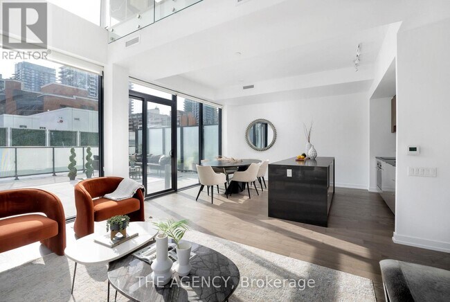 Photo - 161 Roehampton Ave Unit 804
