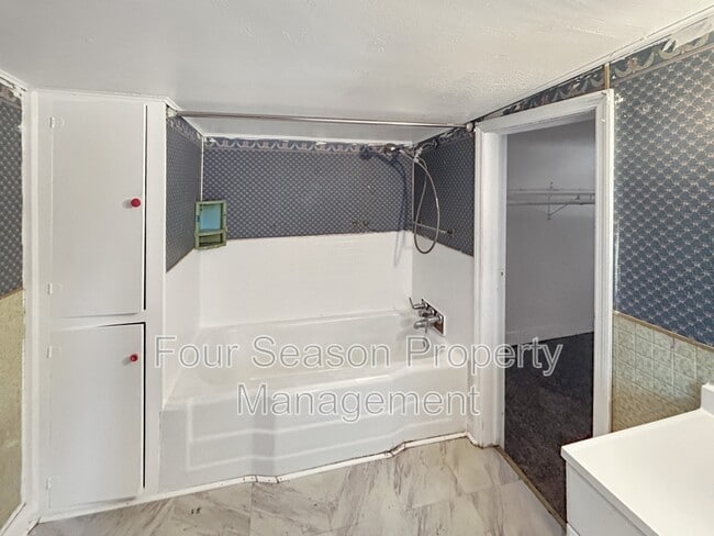 Photo - 631 Washington Ave