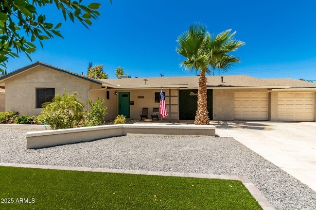 Photo - 4030 E Catalina Dr